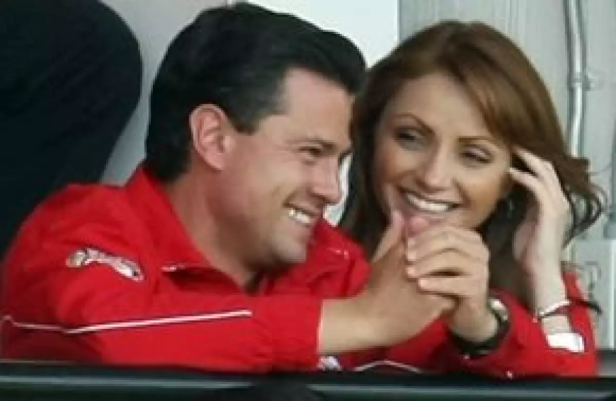 El gobernador del Estado de México asegura que aunque lleva una relación estable con Angélica Rivera, no han decidido llevarla a mayor formalidad.