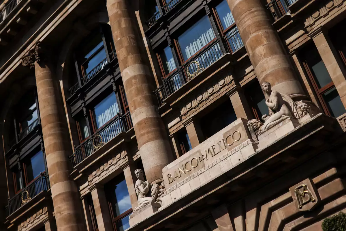 (Fachada del Banco de Mexico en la cdmx)
