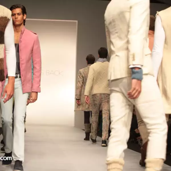 Pasarela Love Is Back