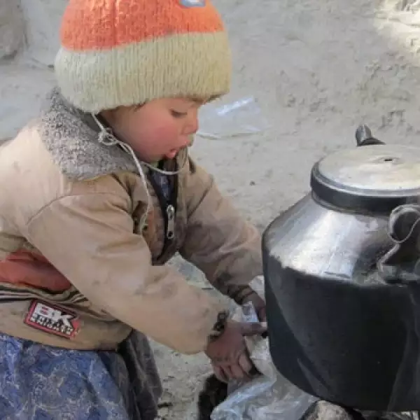 Afganistán - niña pepenadora