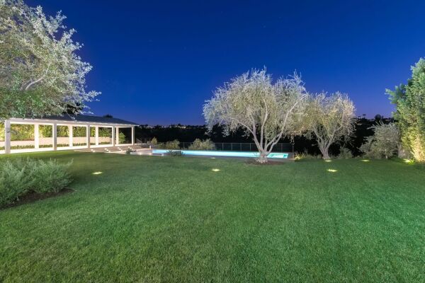 kim-kardashian-kanye-west-bel-air-house-altman-2-1530304197