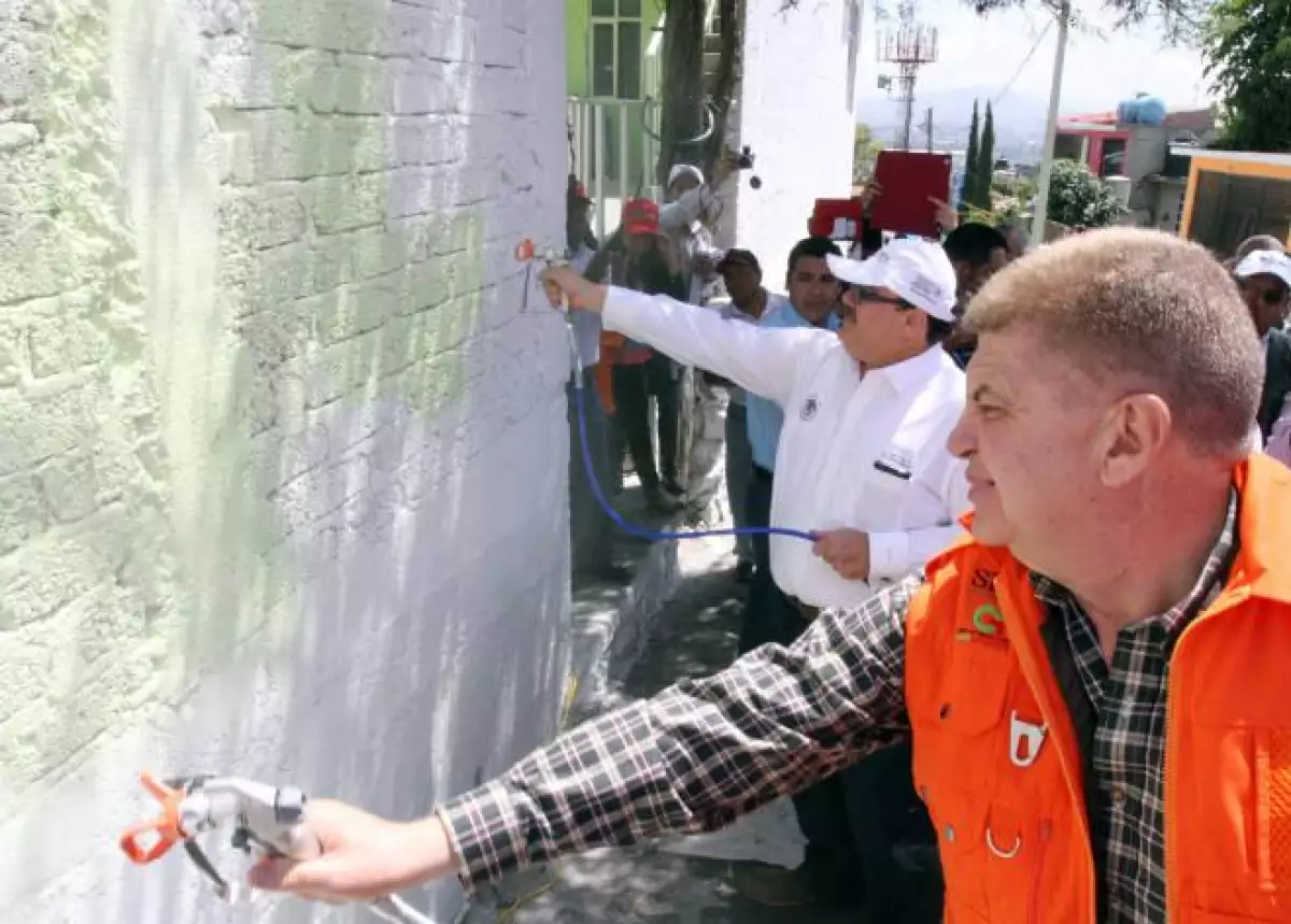 Sedatu pone en marcha programa 'Ilumina M�xico', para mejorar la imagen de las casas