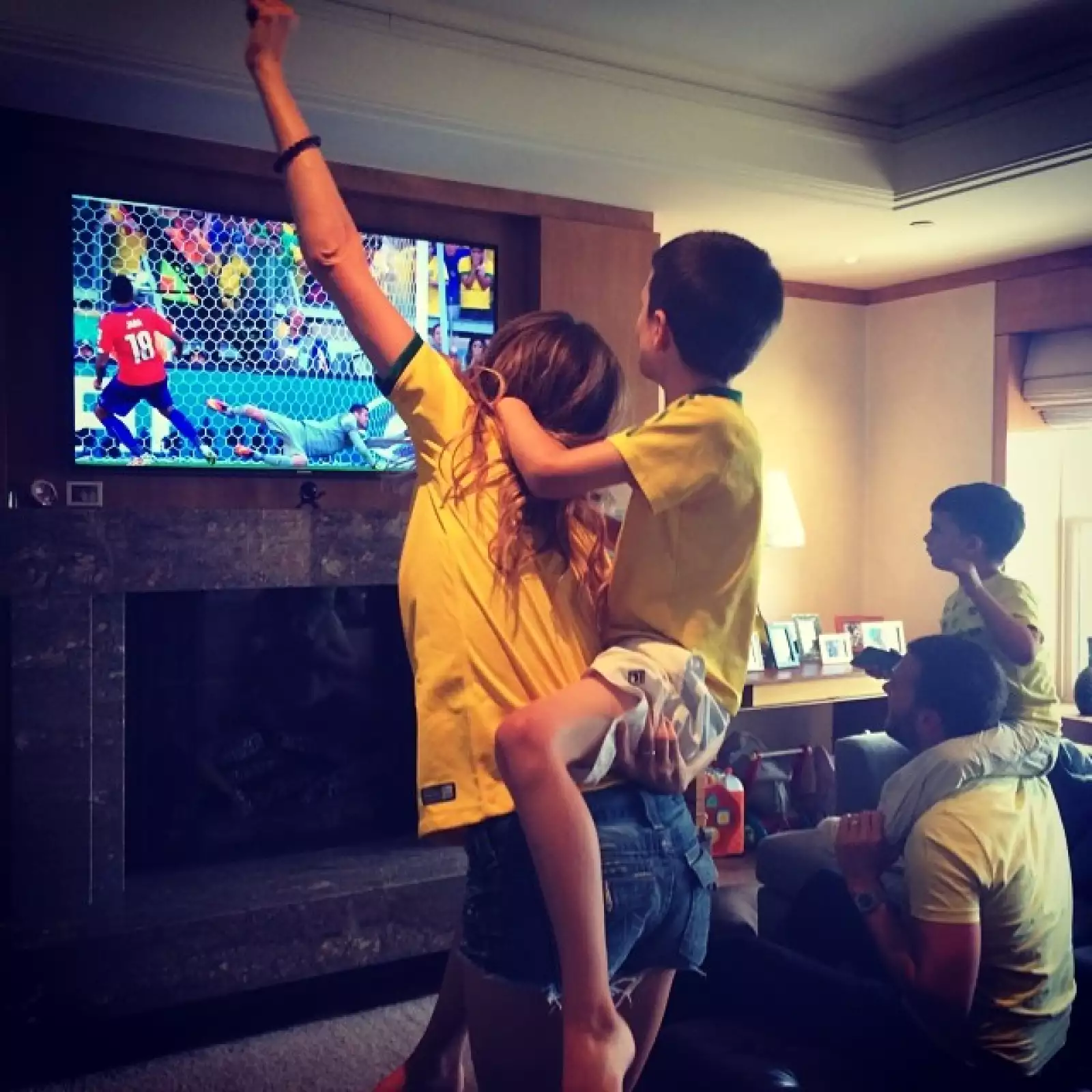 Giselle Bundchen ha sido una de las grandes entusiastas de su selección. Aquí con su familia.