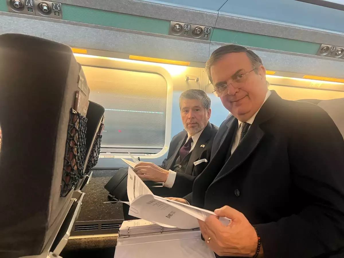 Marcelo Ebrard en Corea del Sur