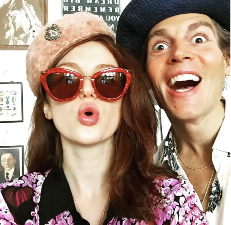 Tali Lennox y su novio Ian sufrieron un terrible percance mientras practicaban Kayak, él sigue desaparecido.