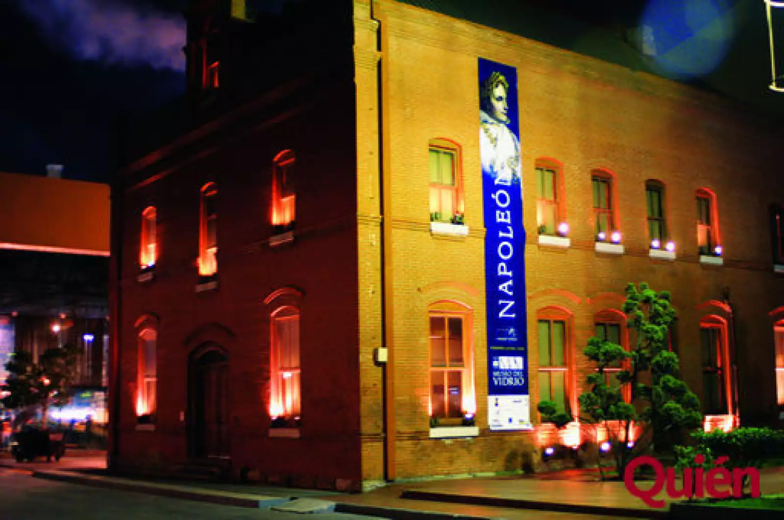 Fachada del Museo del vidrio