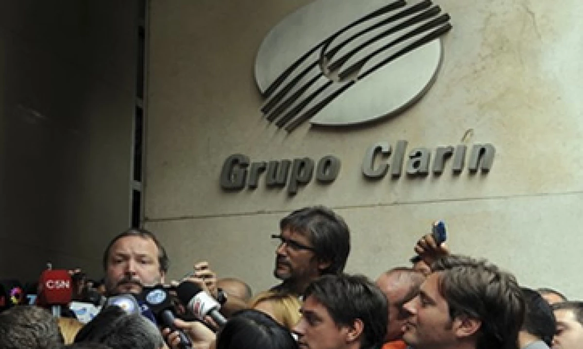 Grupo Clarín y el Gobierno argentino están enfrentados desde 2008, luego que el grupo respaldó una protesta de productores agropecuarios. (Foto: AP)