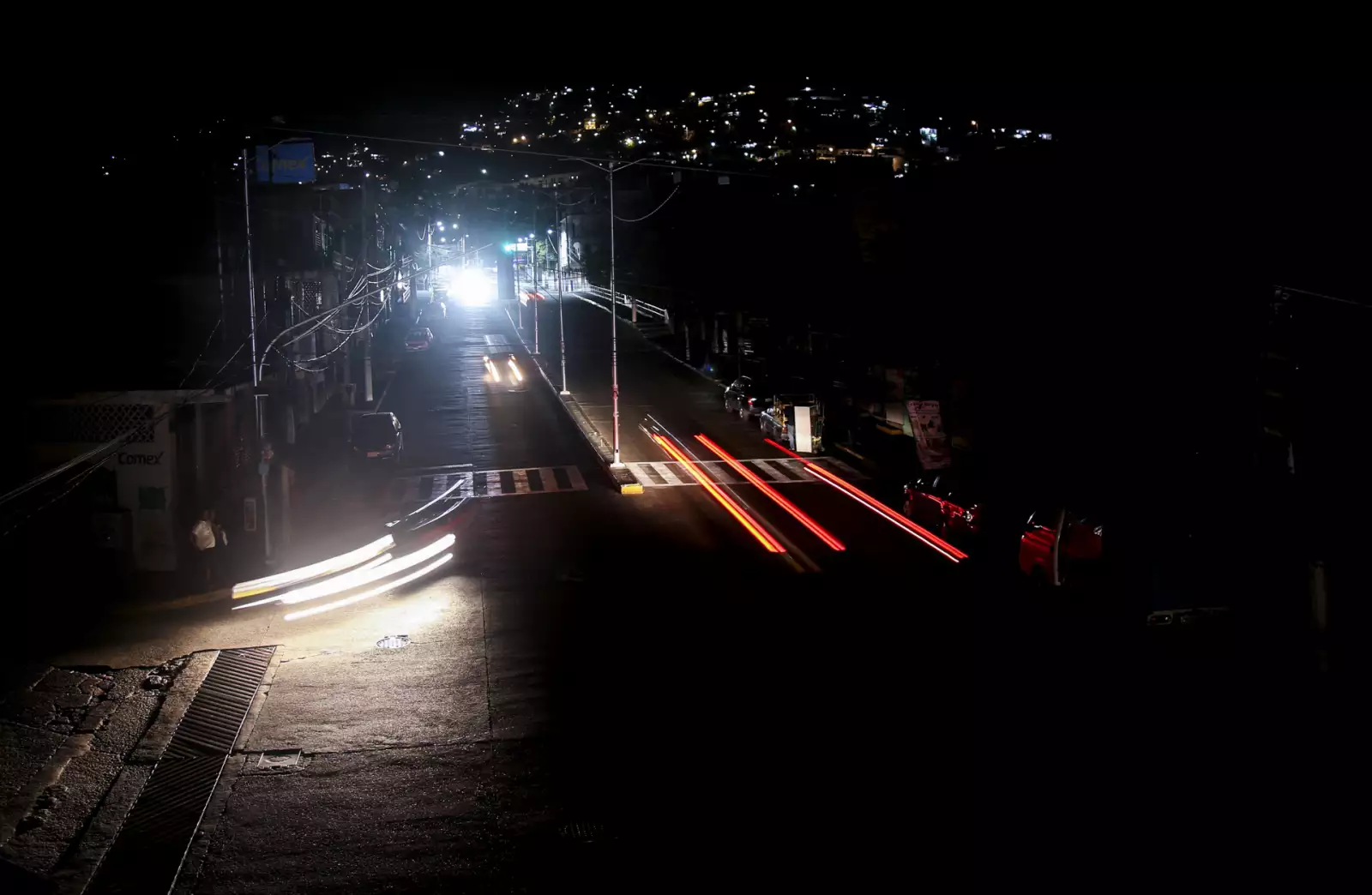 Durante la noche se presentaron apagones de luz en diversas colonias de Acapulco.