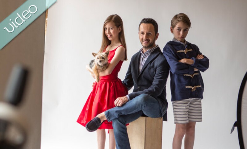 Desde la intimidad de su casa, Oscar Madrazo posó junto a sus hijos Anyk y Axel para Quién.