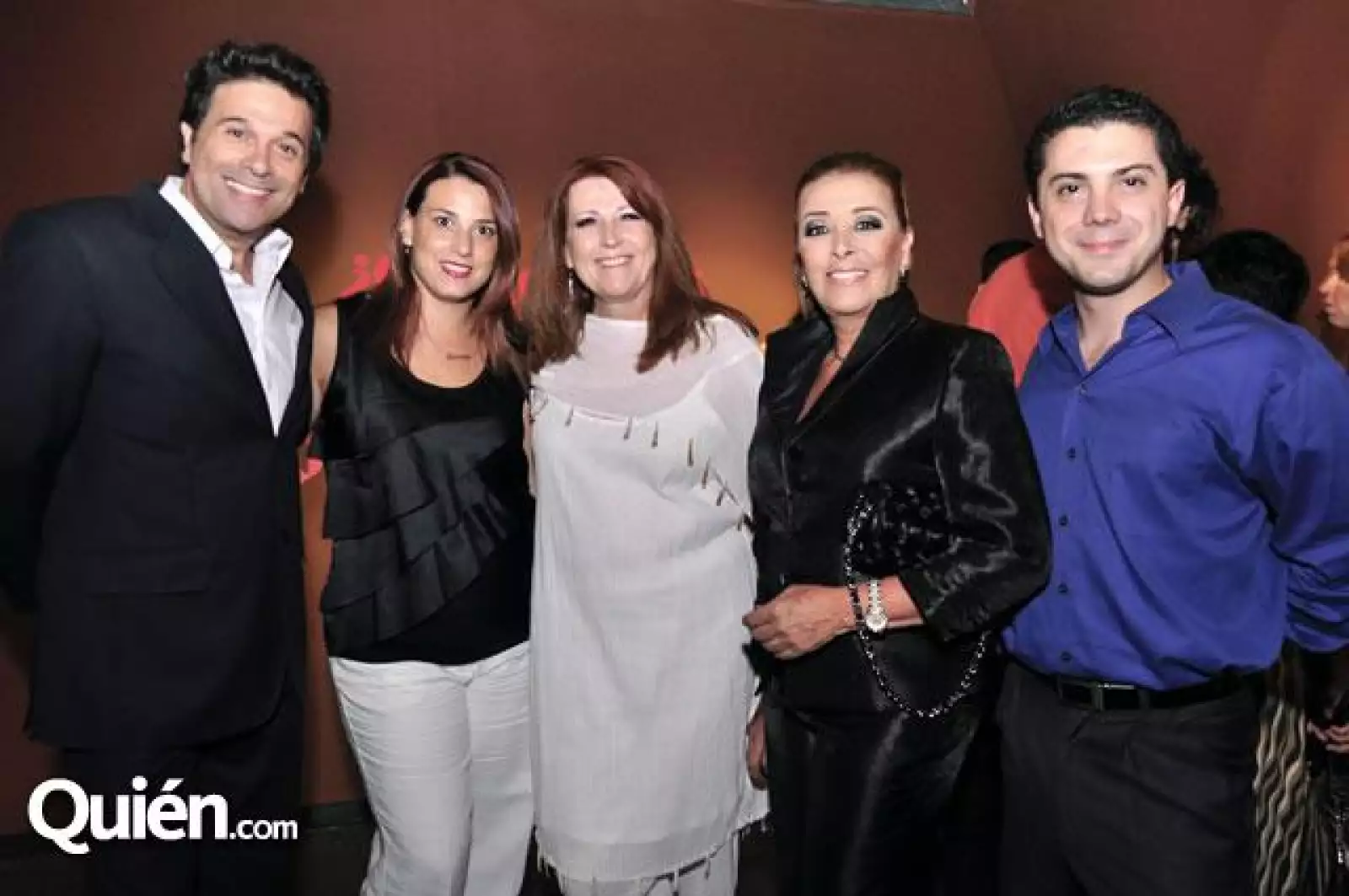 Alberto Benitta,Beatriz Zepeda,Danny Sada,Sylvia Pasquel