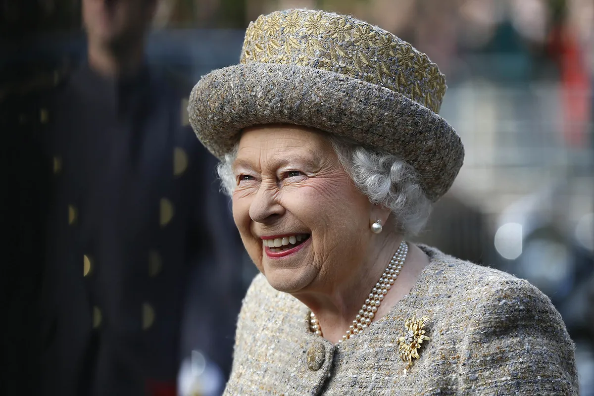 The Queen Opens Flanders Field WW1 Memorial Garden