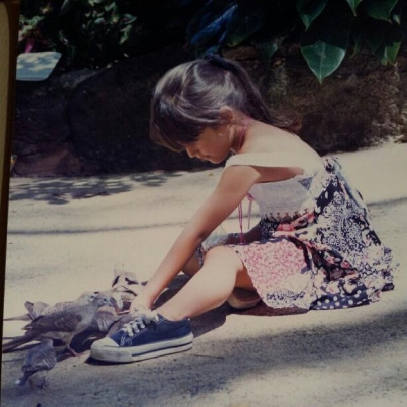 La novia del empresario Pepe Díaz también compartió esta imagen jugando con palomas.