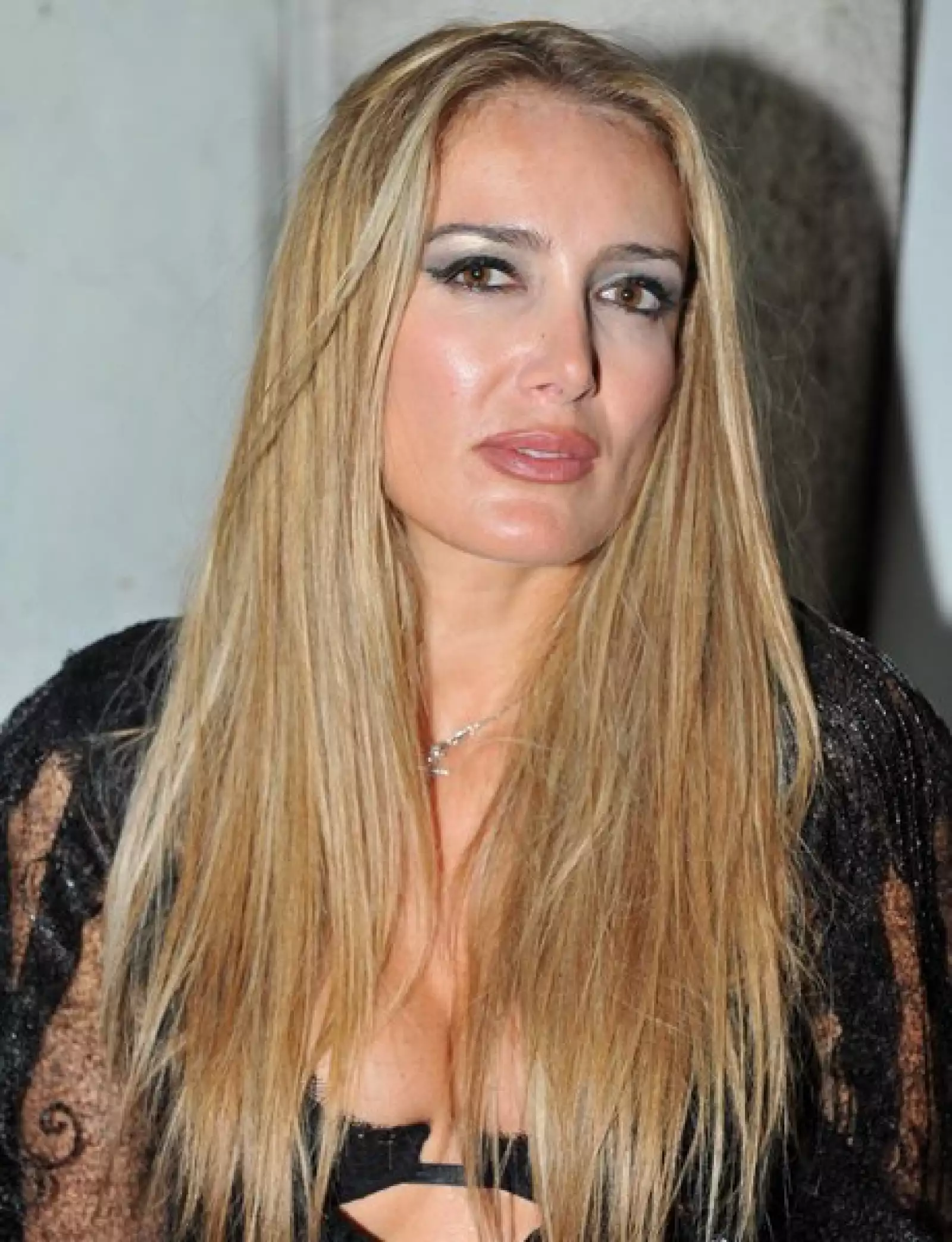 La scort italiana dijo que dejó de ir a las fiestas de Berlusconi en Roma porque él no cumplió su promesa.