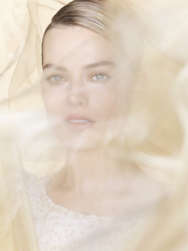 MARGOT ROBBIE.jpg