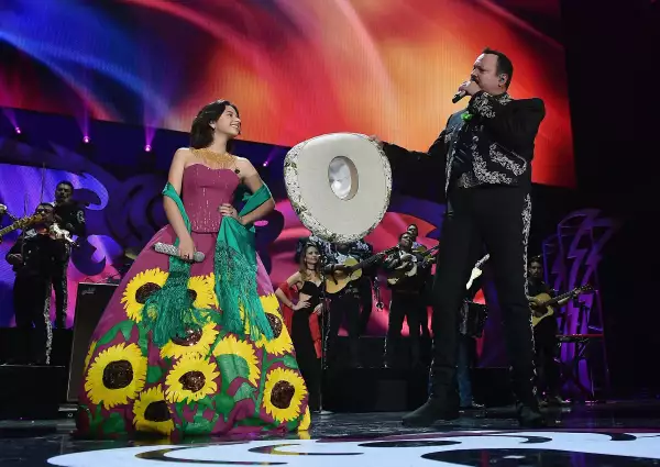 Pepe-Aguilar-y-Ángela-Aguilar