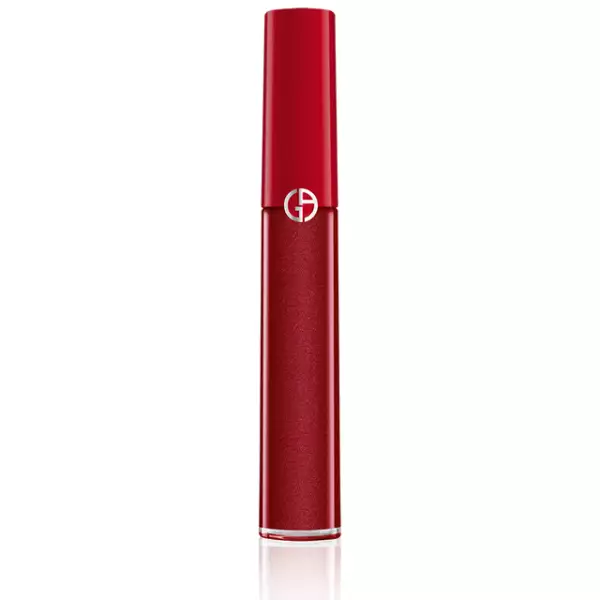 Giorgio Armani Beauty presenta tonos ideales y exclusivos para estas fiestas. ¿El labial que debes de tener? El Lip Maestro en tono Ruby Nude, con una textura suave y partículas aperladas. El Palacio de Hierro Santa Fe. Precio en punto de venta.