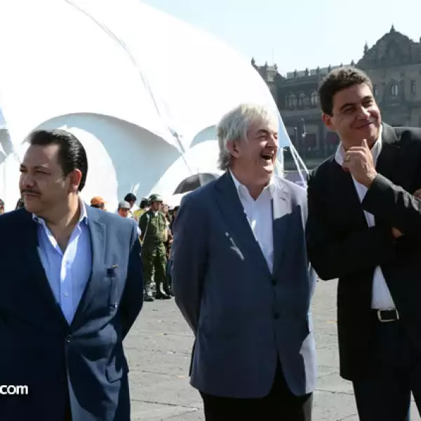 Héctor Serrano, Mel Young y Arturo Elías Ayub