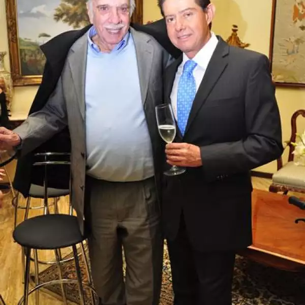 José María Martínez Gallardo,Carlos Behn