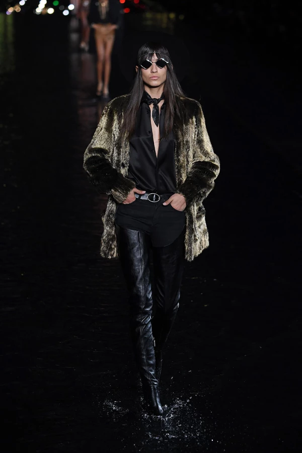 Saint Laurent : Runway - Paris Fashion Week Womenswear Spring/Summer 2019