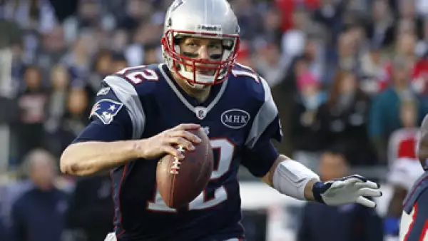 En la temporada regular, Brady pasó para 5,235 yardas. (Foto: AP)