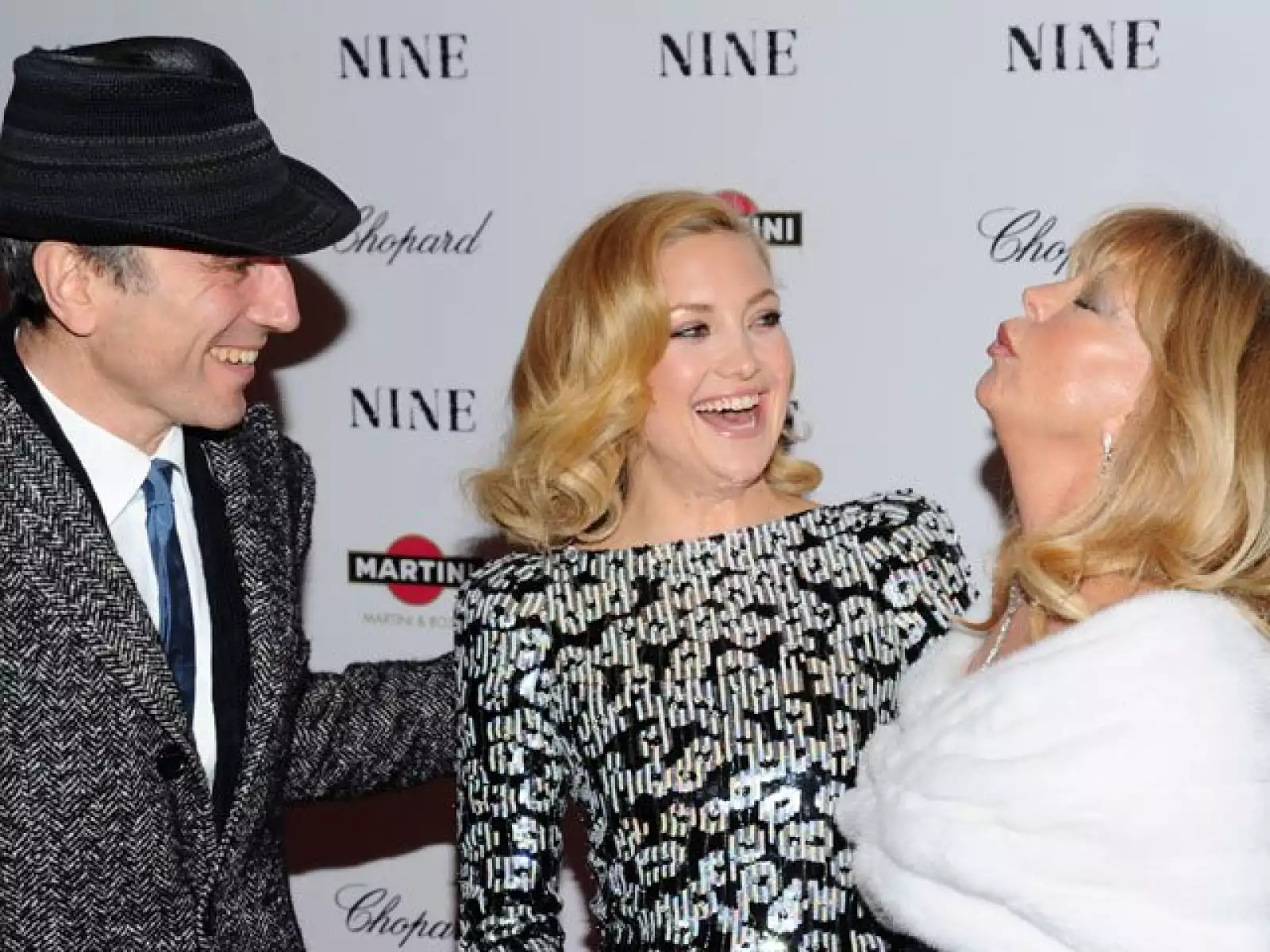 Daniel Day-Lewis y Kate Hudson se divirtieron con las ocurrencias y los gestos de Goldie Hawn.