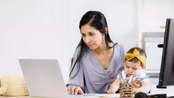 Empoderar a las madres trabajadoras a través de la tecnología