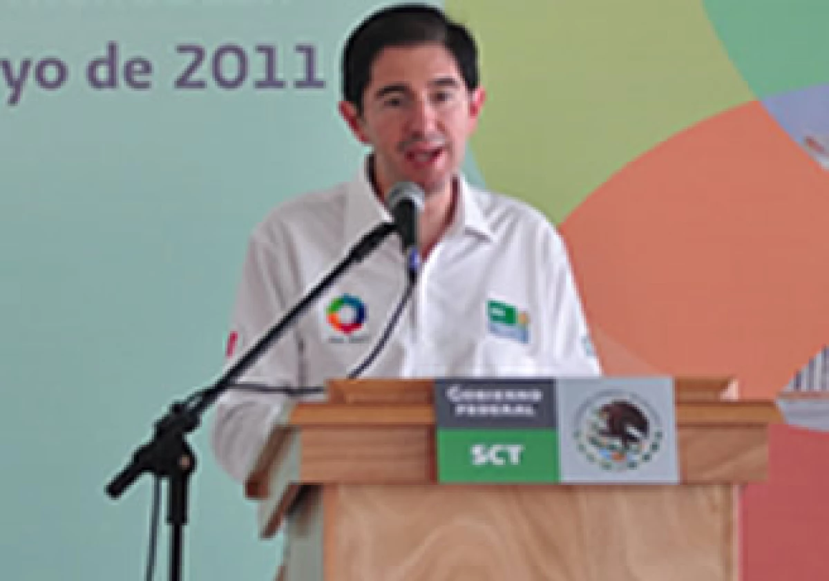 Pérez-Jácome dijo que Telmex debe cumplir con el Acuerdo de Convergencia para cambiar su título de concesión. (Foto: Notimex)
