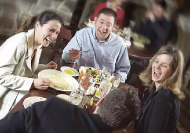 Conoce las preferencias de tus clientes  a través de las redes sociales.  (Foto: Photos To Go)