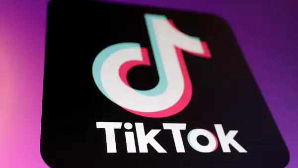 Venden celulares con TikTok instalado por hasta 21,000 dólares