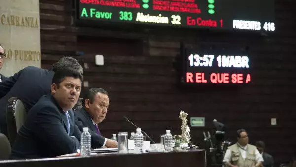 Aprobación de la Ley Federal de Transparencia