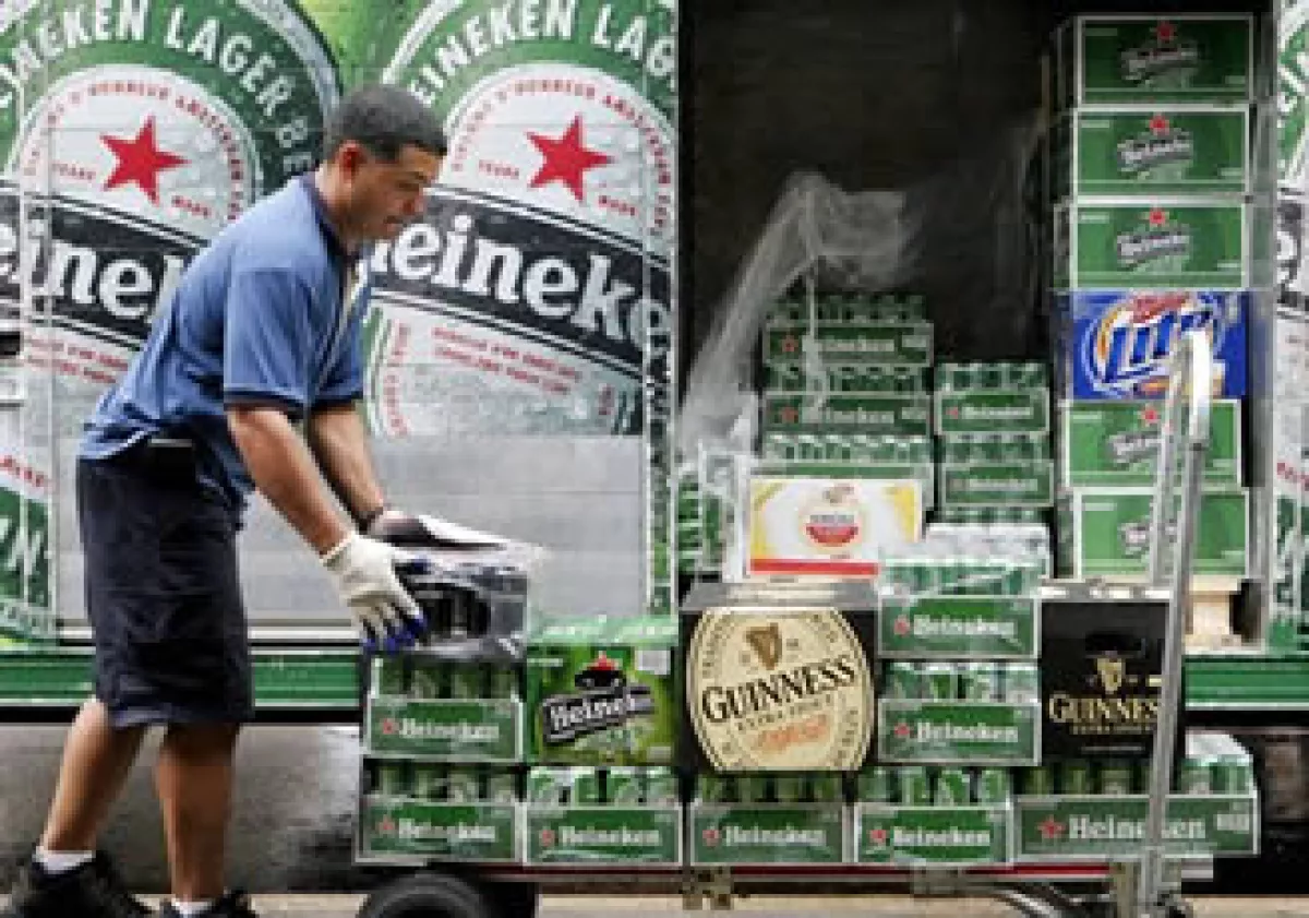 Heineken ocupa el tercer lugar de producción mundial de cerveza detrás de AB-InBev y SabMiller. (Foto: AP)