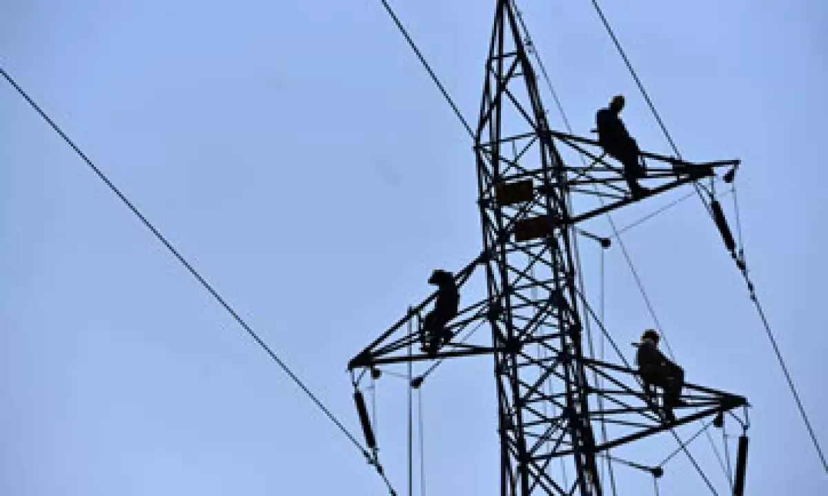 La Comisión Reguladora de Energía dará permisos a interesados en generar y suministrar electricidad. (Foto: Cuartoscuro)