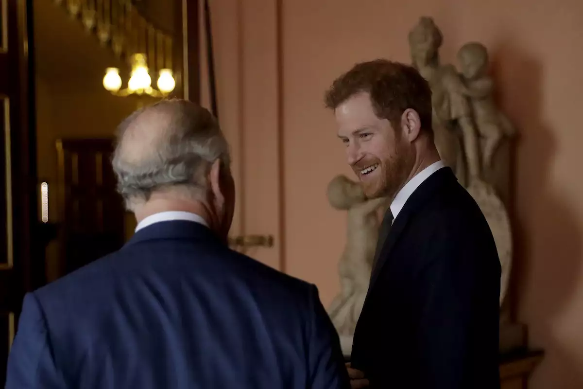 Príncipe Harry y rey Carlos III