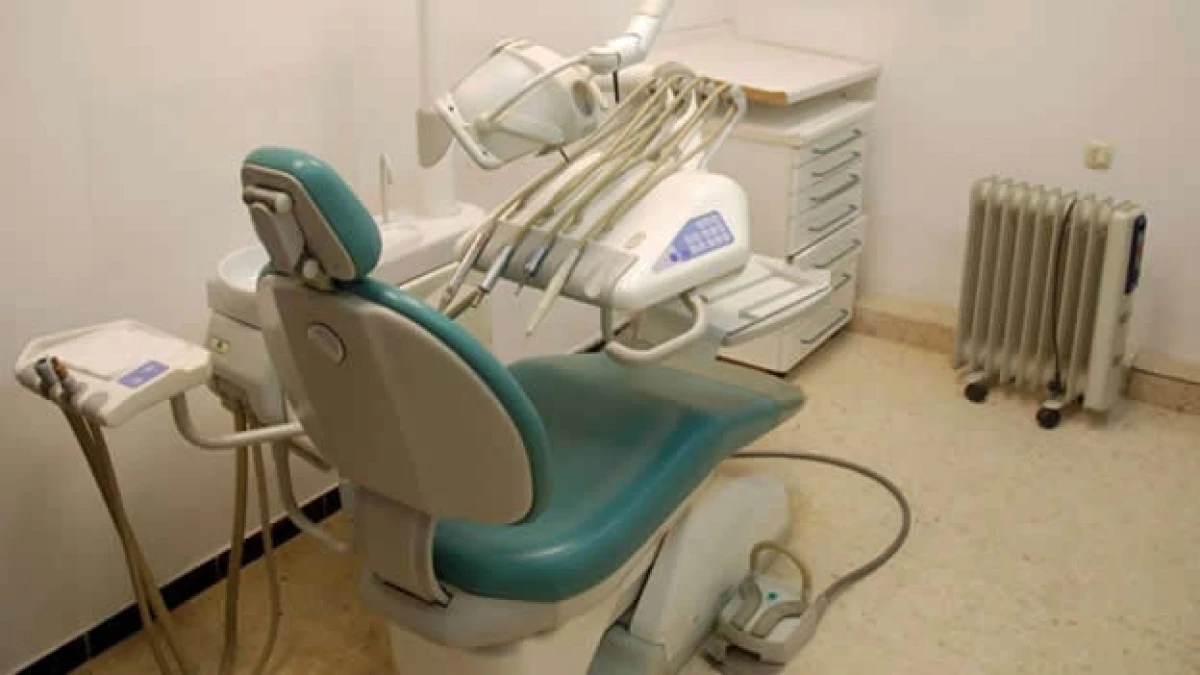 Es recomendable visitar al dentista una vez cada seis meses.