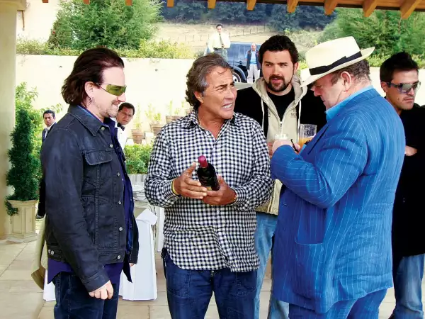 Bono, Jaime Camil