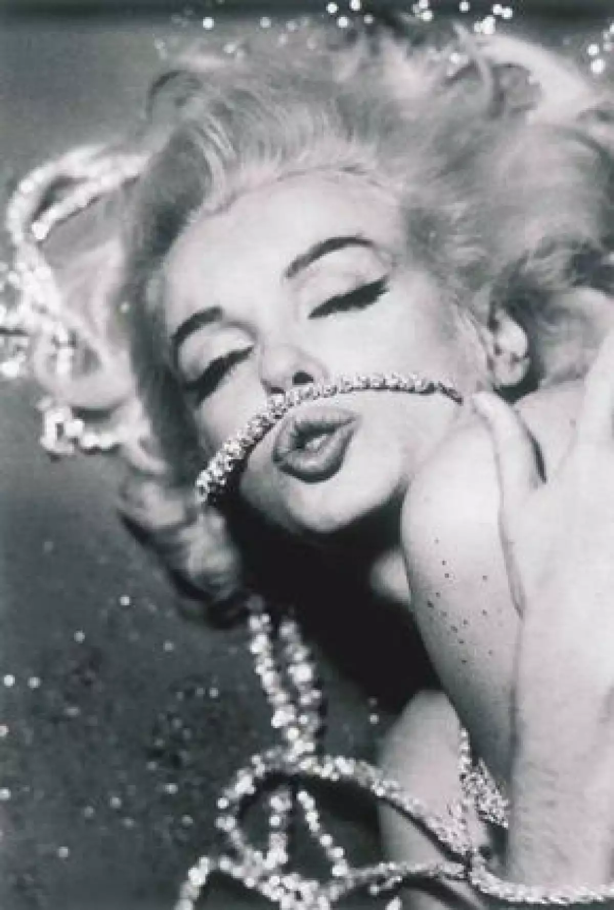 Las imágenes son parte de las más de 2,500 imágenes eróticas que Bert Stern le tomó a Monroe desnuda o semi desnuda, para la revista Vogue.