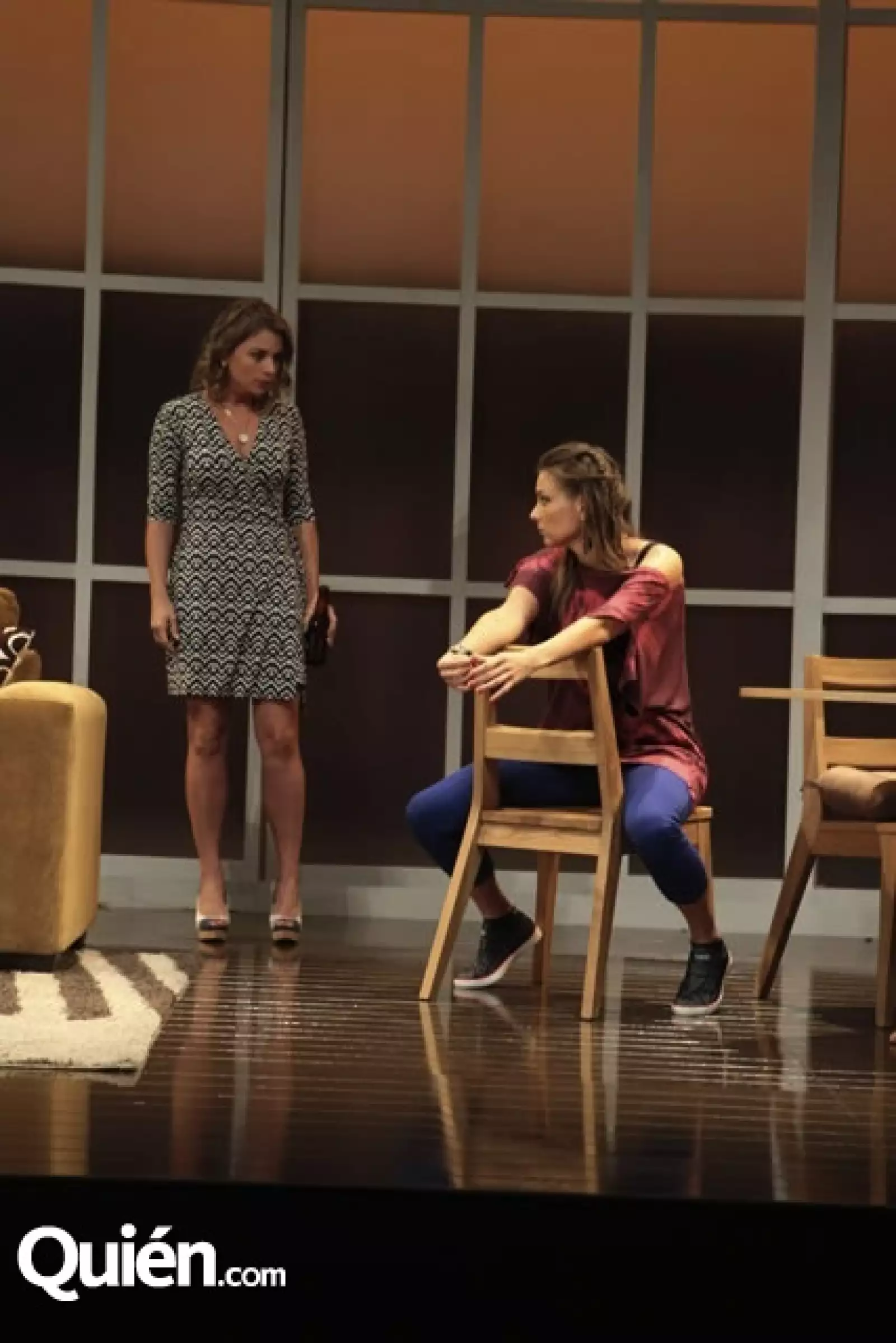 Ludwika Paleta y Dominika Paleta actúan juntas en la obra `La Madriguera´.