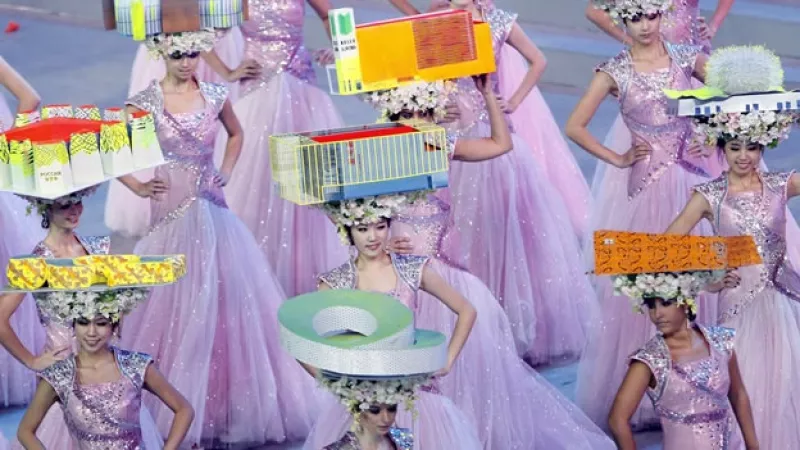 chicas con pabellones en la cabeza