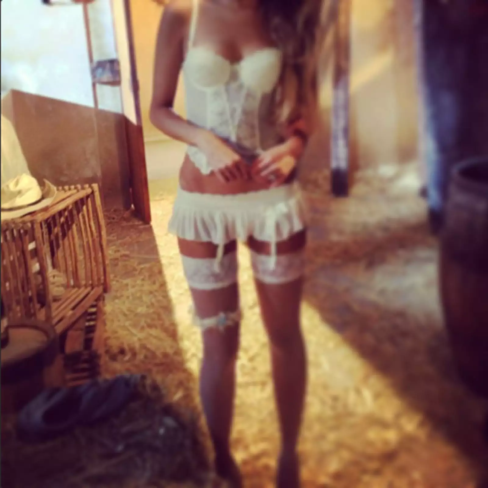 Éste es look que eligieron para Nikki durante la `noche de bodas´.
