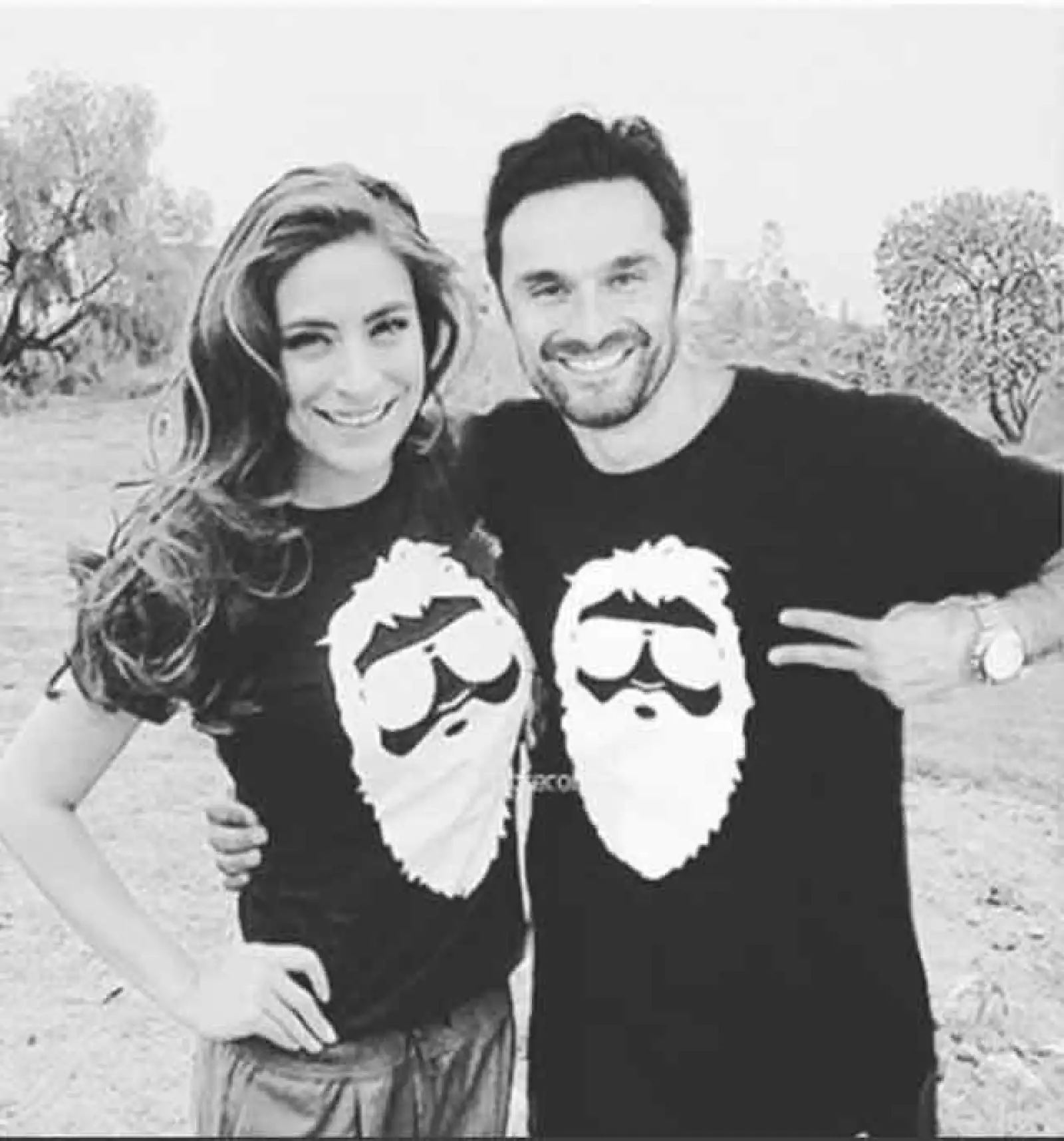 El actor reveló que desde hace tiempo está separado de su esposa y admitió la relación con la guapa actriz.