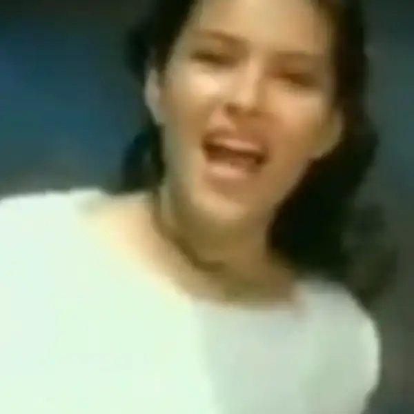 Litzy - No Te Extraño -