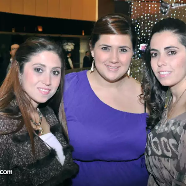 Cristina Villarreal,Karla Martínez y Caty Villarreal