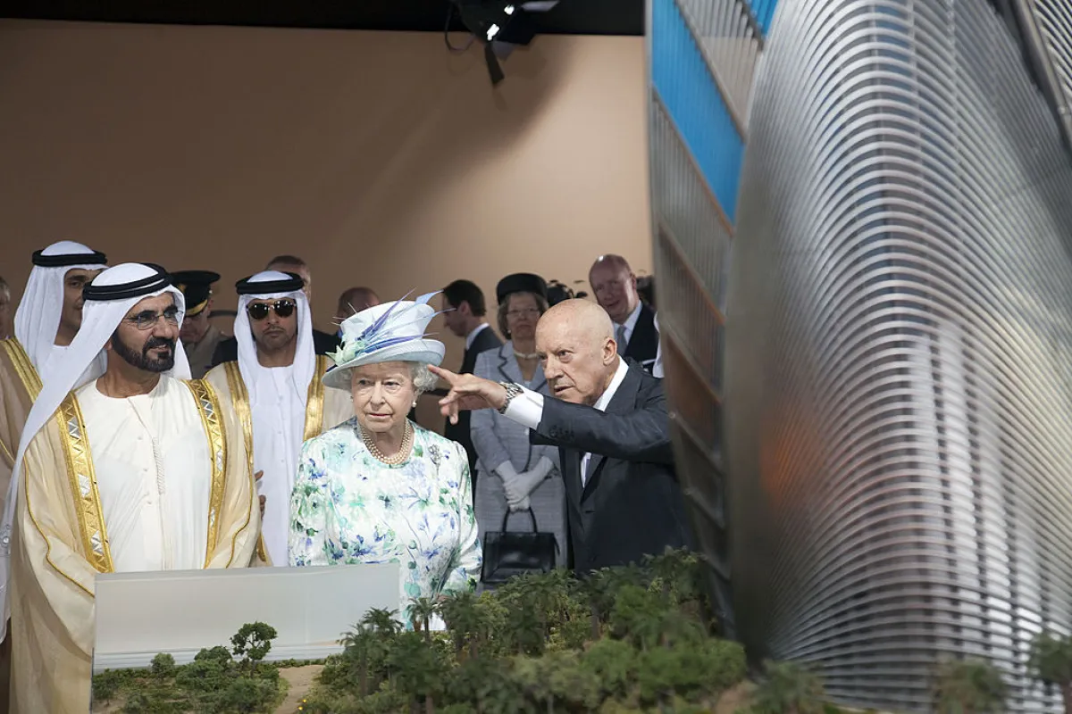 Queen Visits Gulf