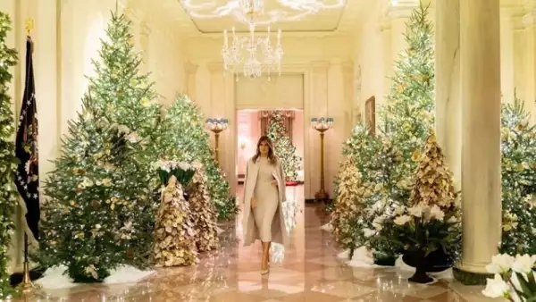 Melania Trump en Navidad 2019.jpg
