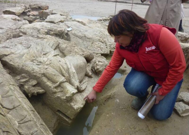 Hallan restos de enorme santuario romano del siglo II en Francia