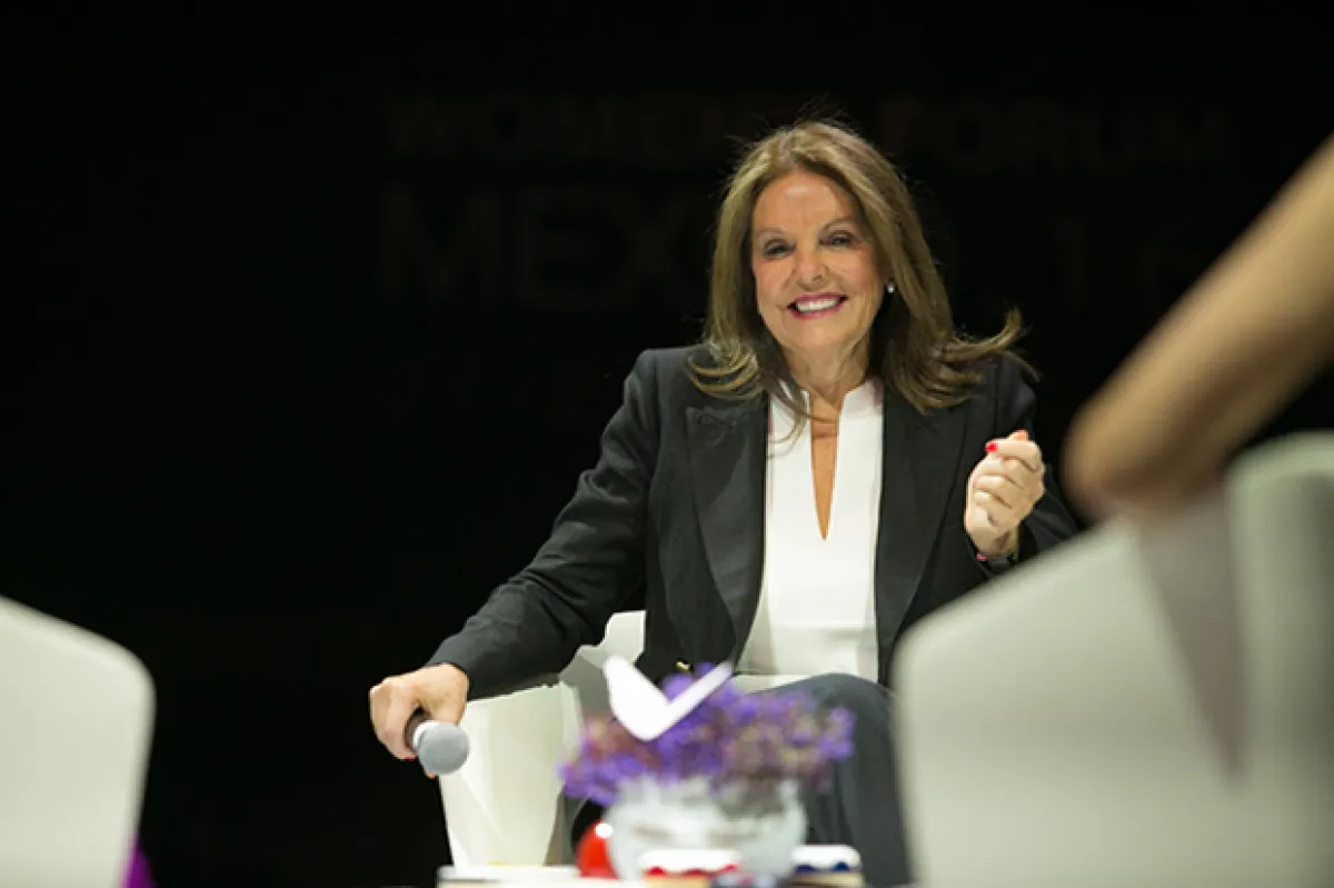Marinela mostró su postura frente a la reforma educativa.