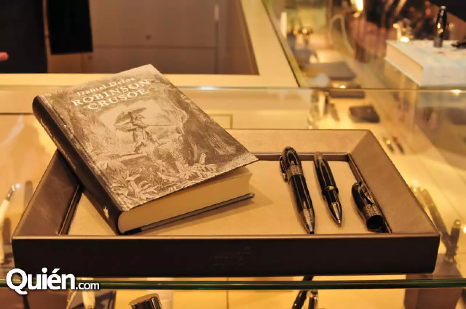 Libro de regalo a los asistentes