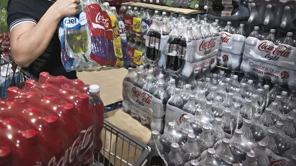 Se utilizan más camiones para cumplir con el abasto que requieren los habitantes de la ciudad.