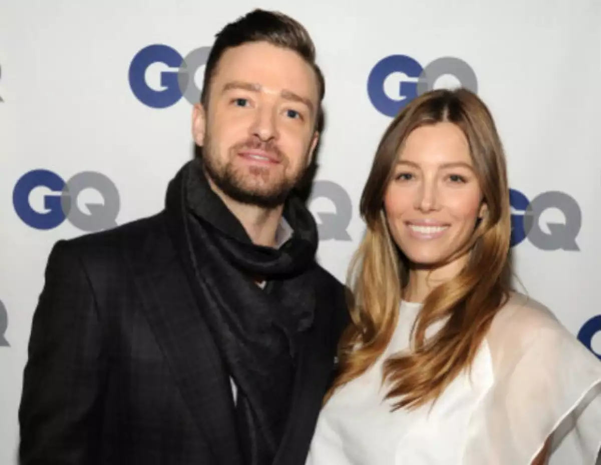 Justin y Jessica se estrenarán pronto como papás.