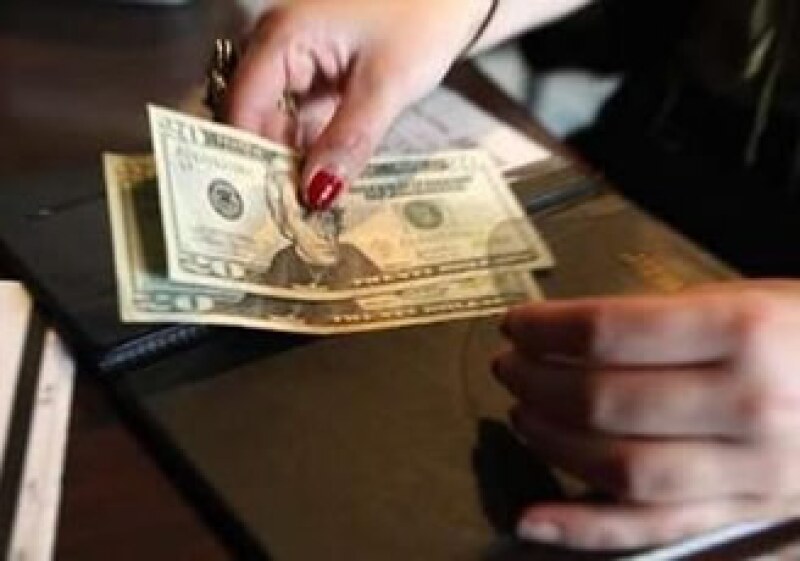 Con el desempleo a la alza, es difícil que el gasto del consumidor estadounidense aumente e impulse las ventas. (Foto: Reuters)